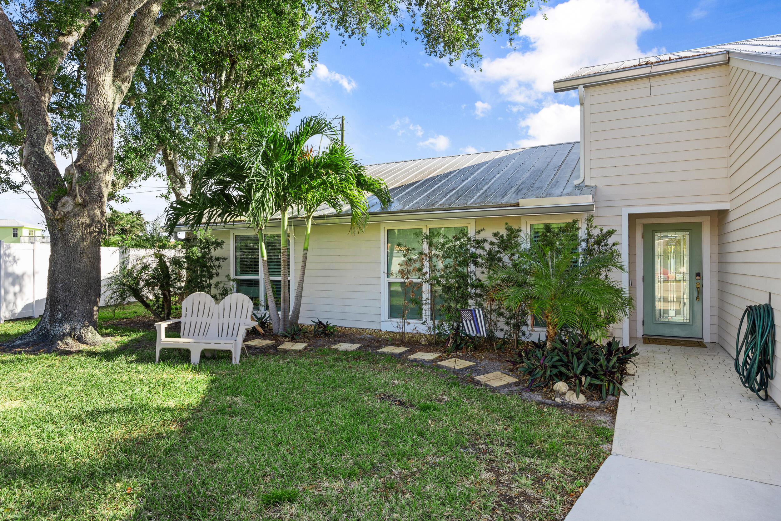 15 Hemlock Lane Tequesta, FL 33469 - Photo 5 of 40 2_0s9a5394.jpg