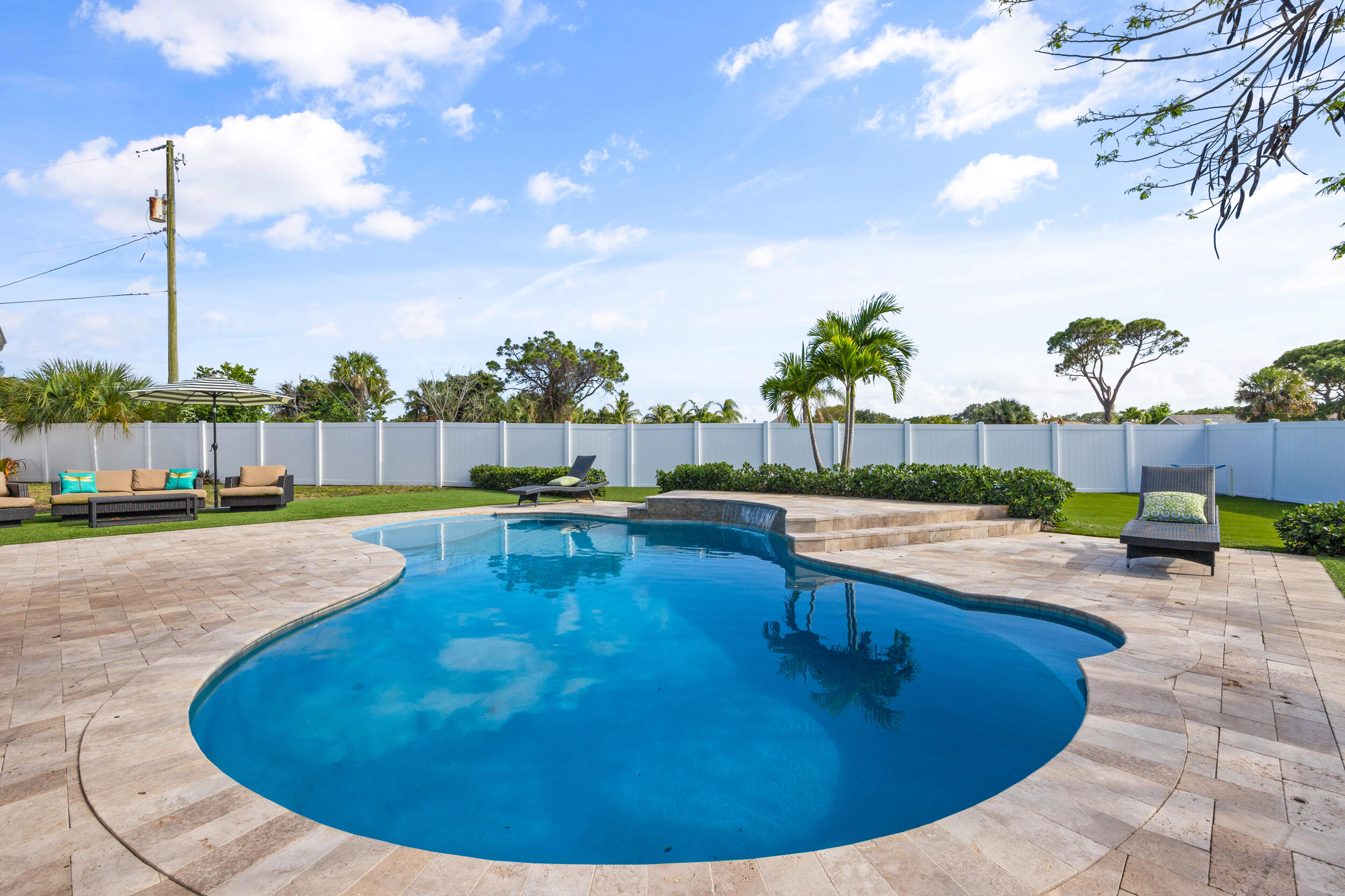 15 Hemlock Lane Tequesta, FL 33469 - Photo 6 of 40 27_0s9a5328.jpg