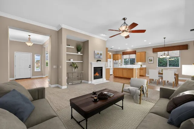 a view of empty room with window