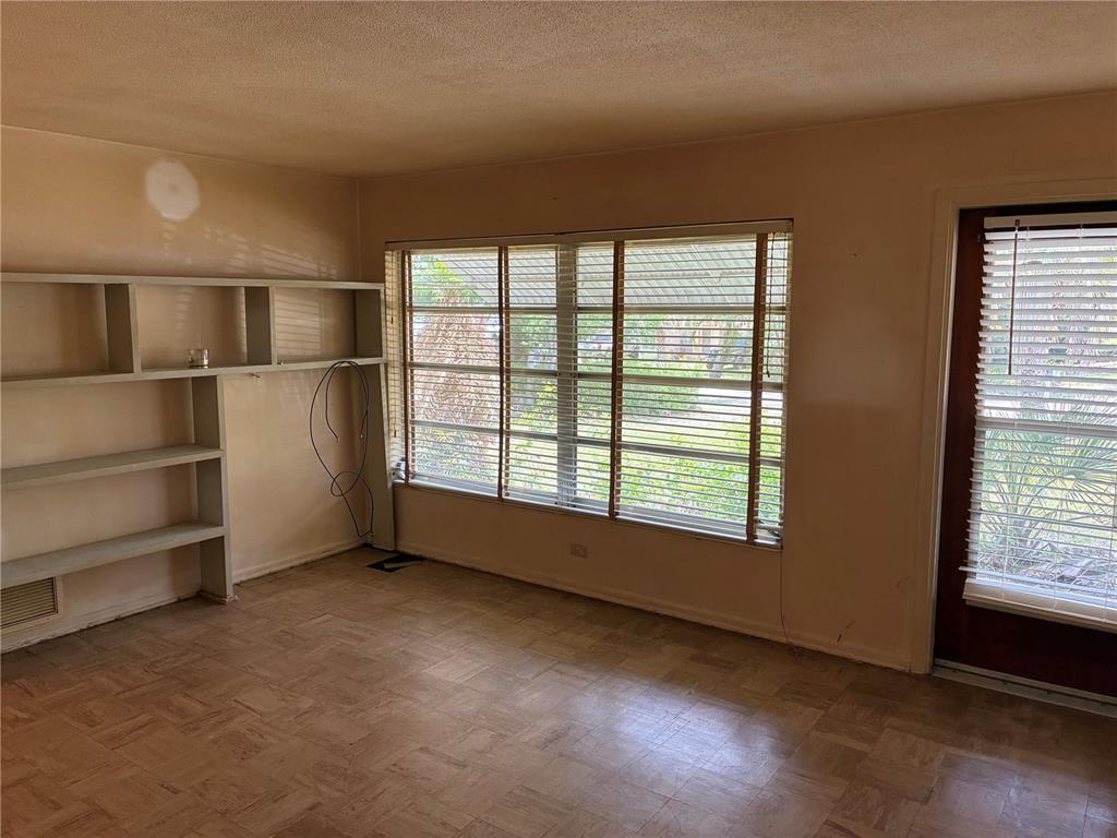 213 Colomba Road DeBary, FL 32713 - Photo 2 of 6