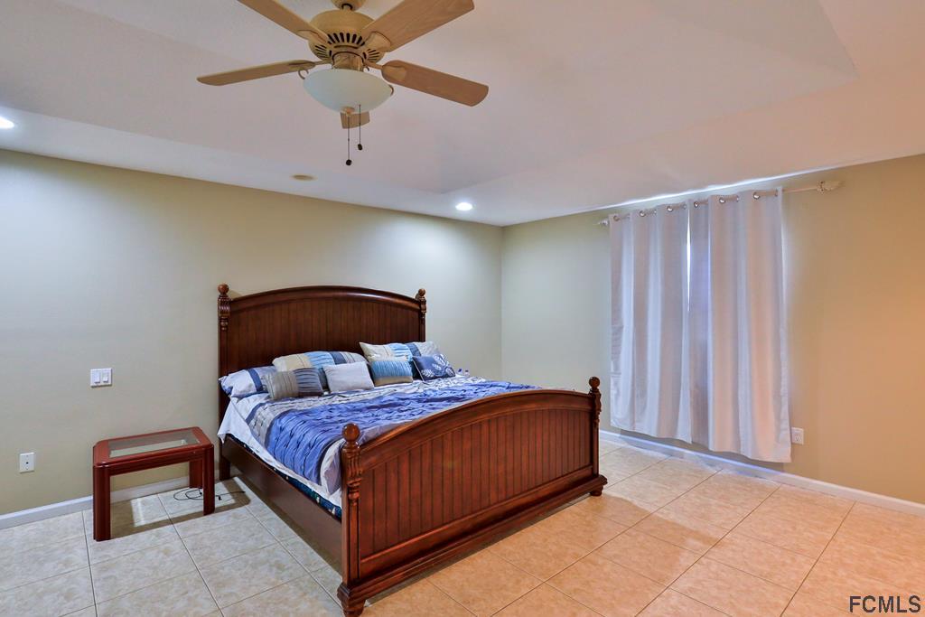37 Raintree Place Palm Coast, FL 32164 - Photo 5 of 24 master suite