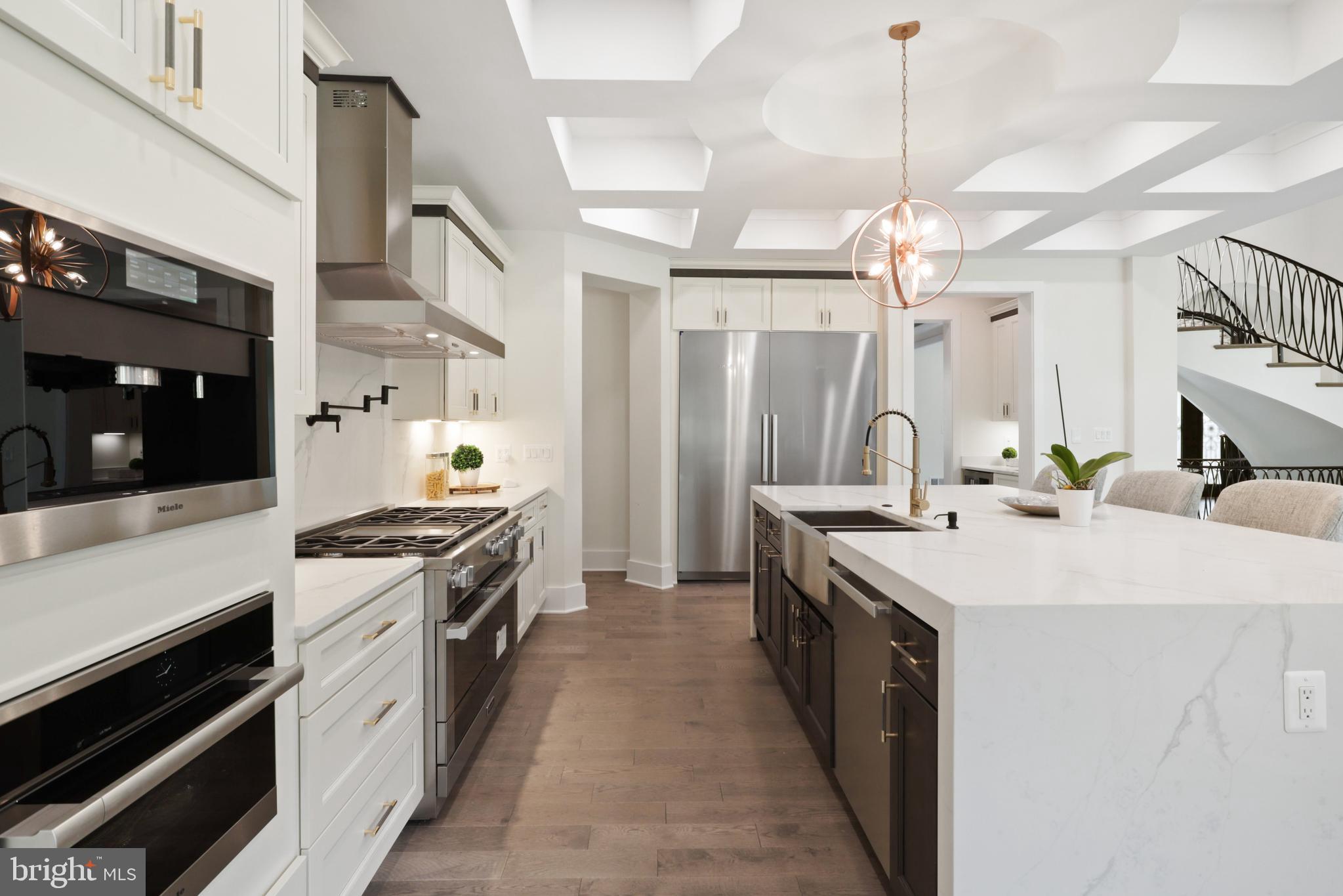 7227 Westerly Lane McLean, VA 22101 - Photo 19 of 76 Custome Appliances by Miele