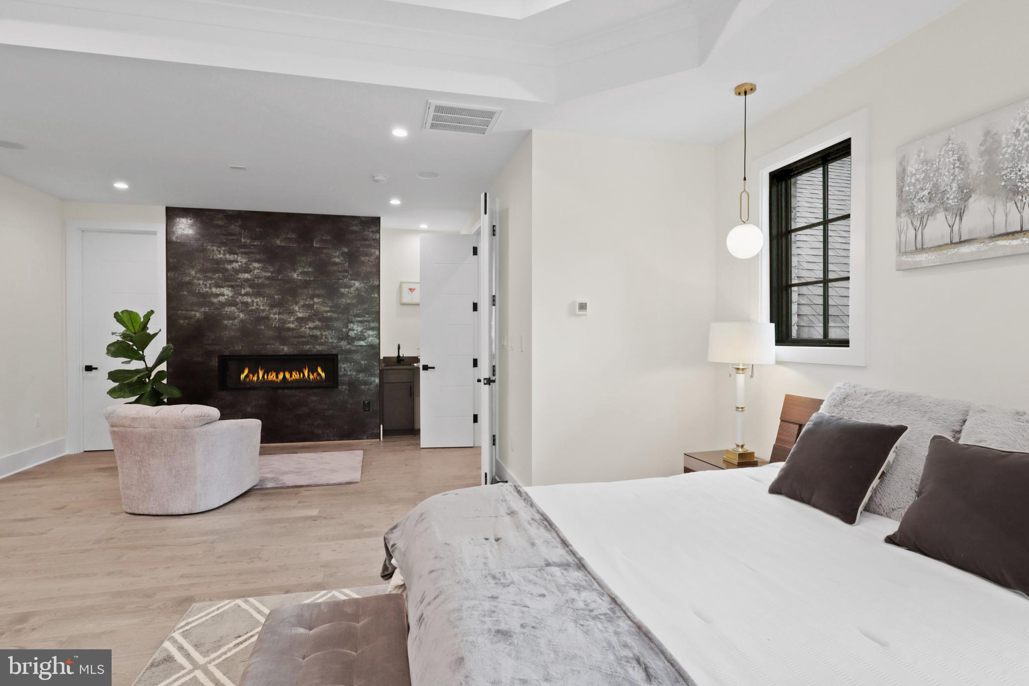 7227 Westerly Lane McLean, VA 22101 - Photo 41 of 76 Equipped with Fire Place and Private Wet Bar