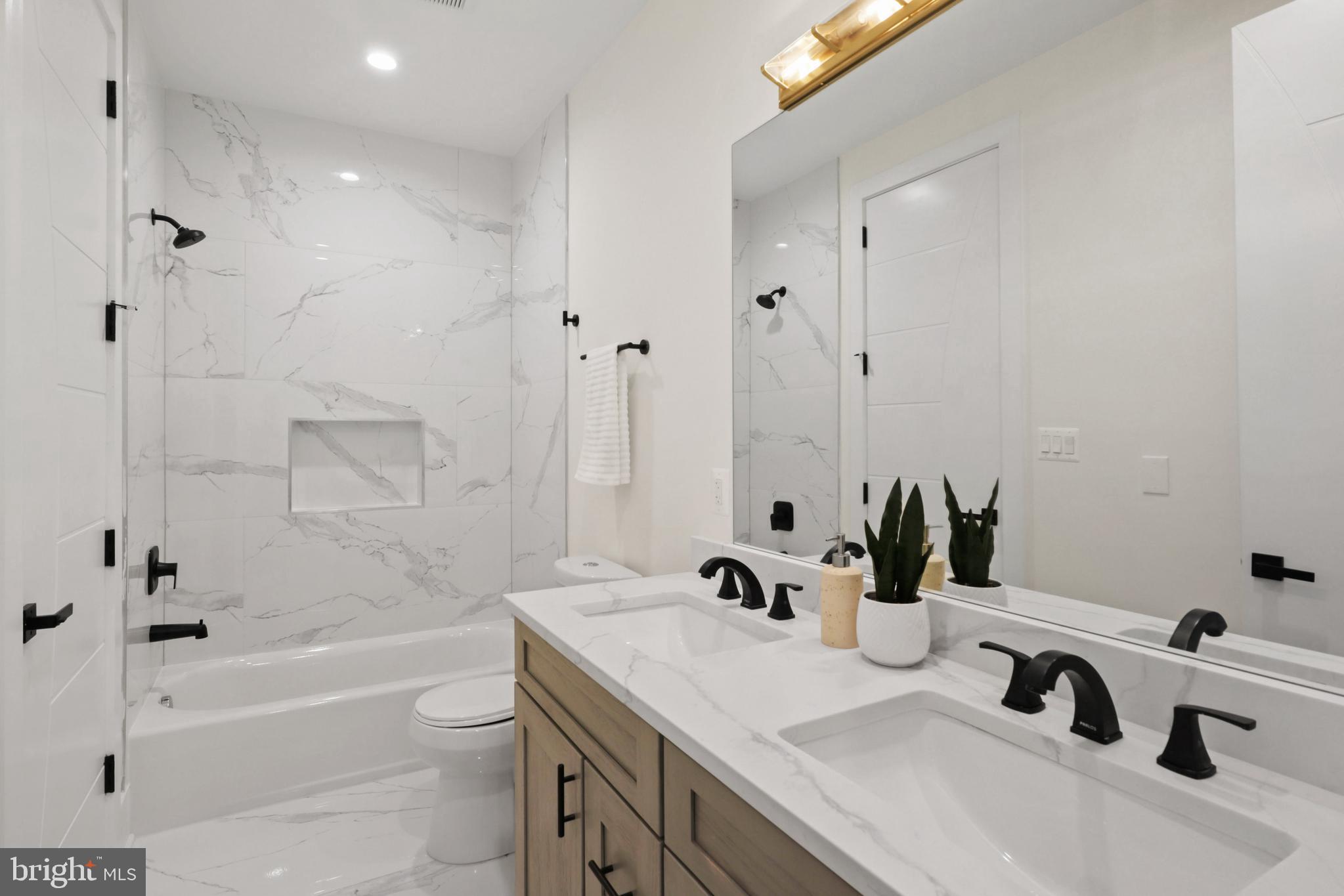 7227 Westerly Lane McLean, VA 22101 - Photo 50 of 76 Jack and Jill Bathroom