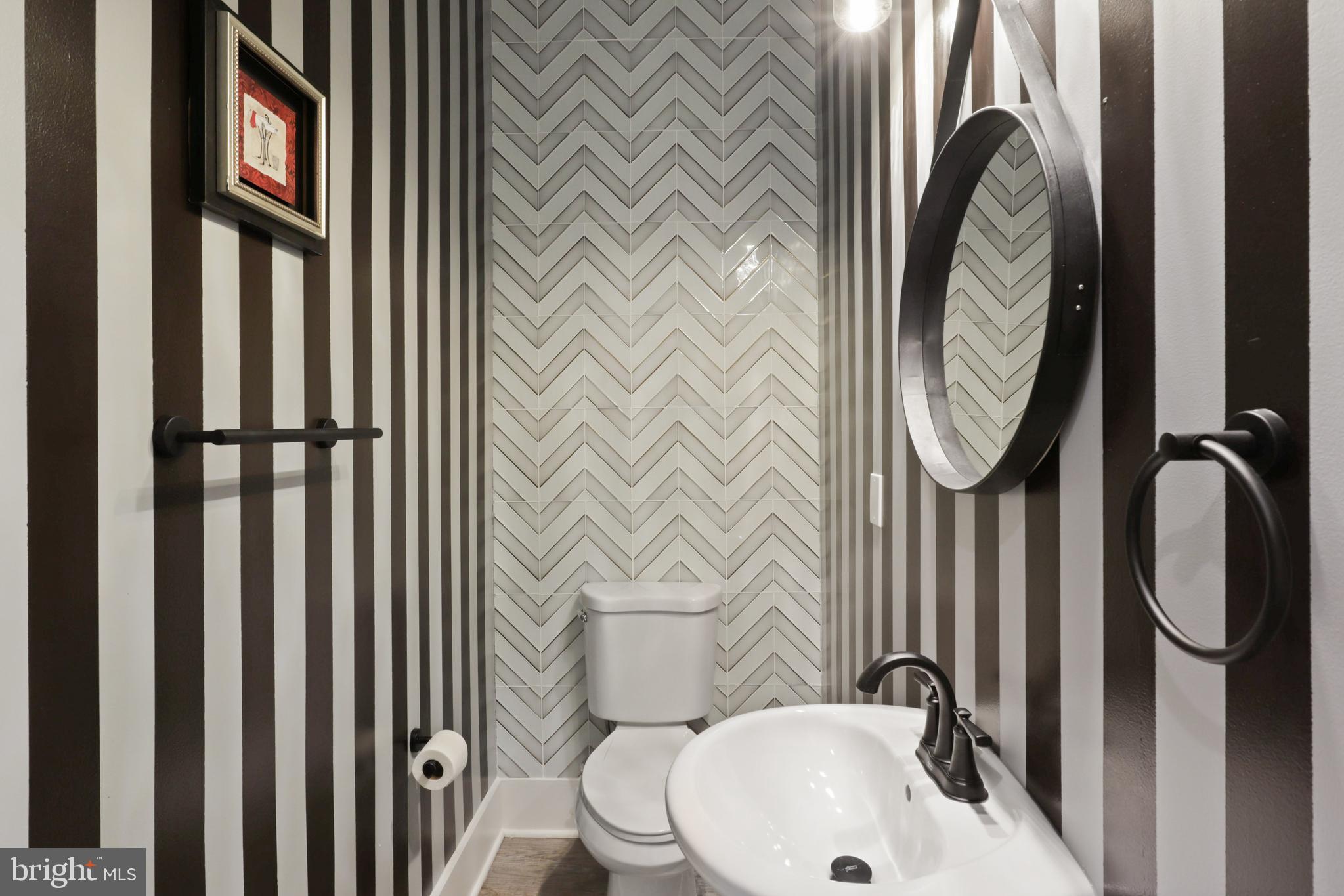 7227 Westerly Lane McLean, VA 22101 - Photo 74 of 76 Ground Level Guest Bath