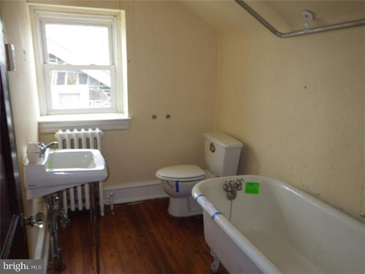 7102 Hilltop Road Upper Darby, PA 19082 - Photo 14 of 18