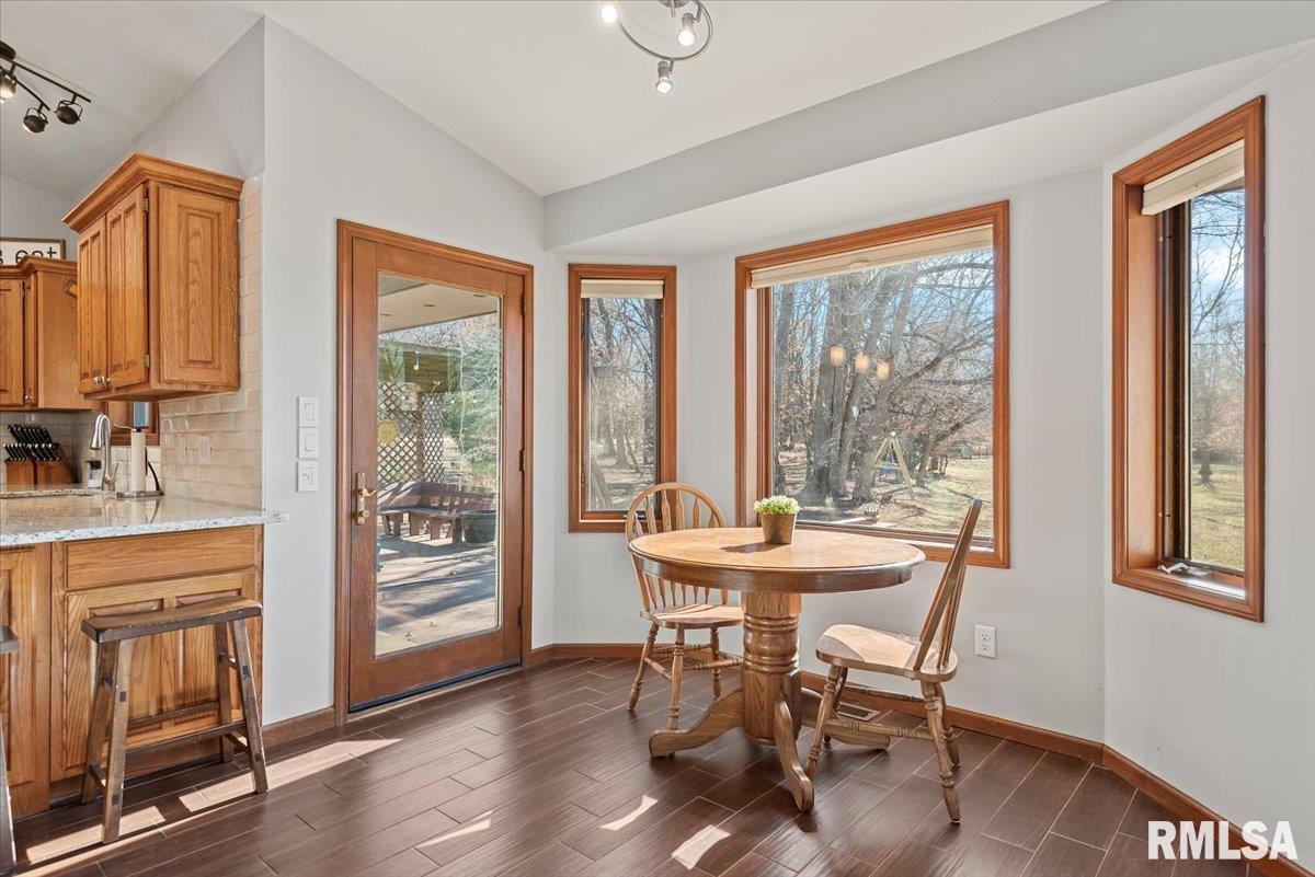 6378 Deer Run Road Rochester, IL 62563 - Photo 16 of 49