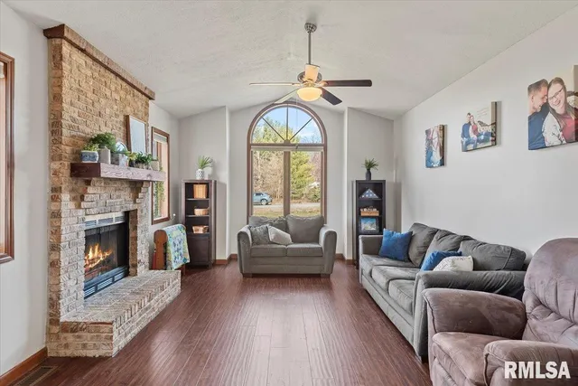 $316,000 | 6378 Deer Run Road, Rochester, IL 62563