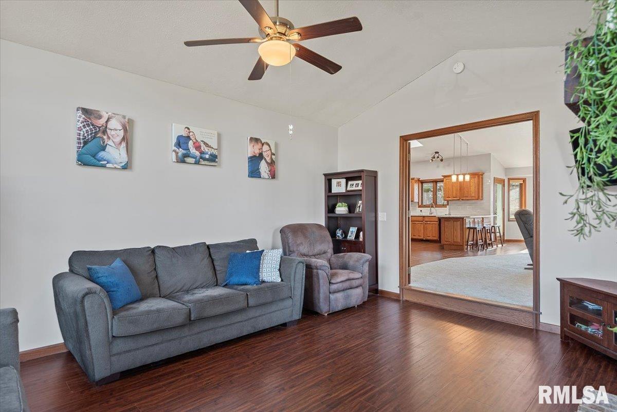 6378 Deer Run Road Rochester, IL 62563 - Photo 19 of 49