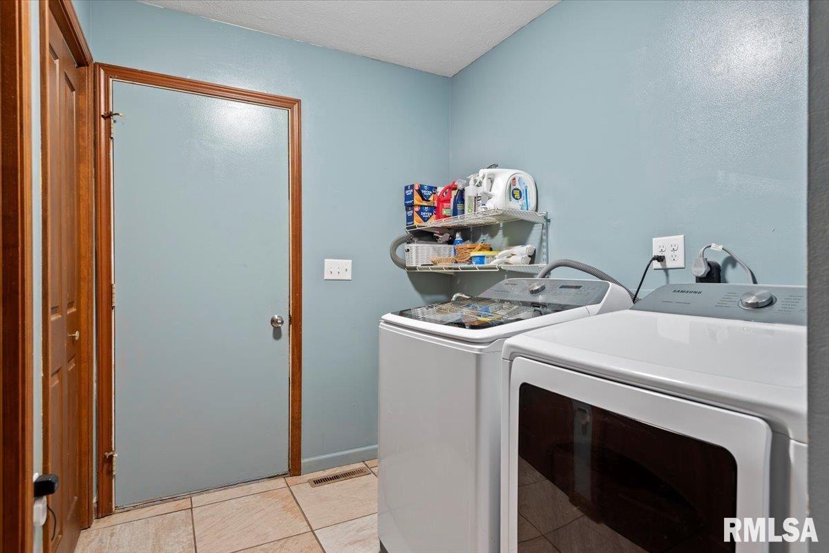 6378 Deer Run Road Rochester, IL 62563 - Photo 32 of 49