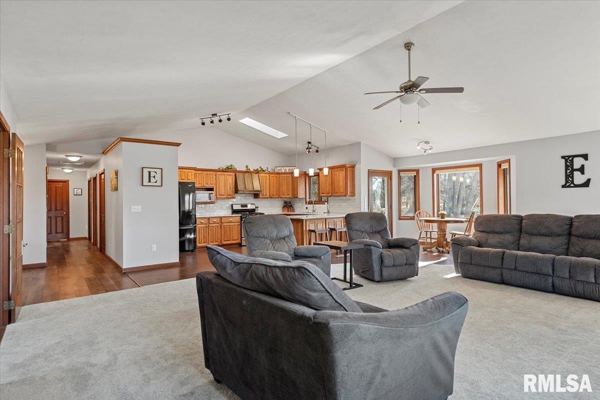 6378 Deer Run Road Rochester, IL 62563 - Photo 10 of 49