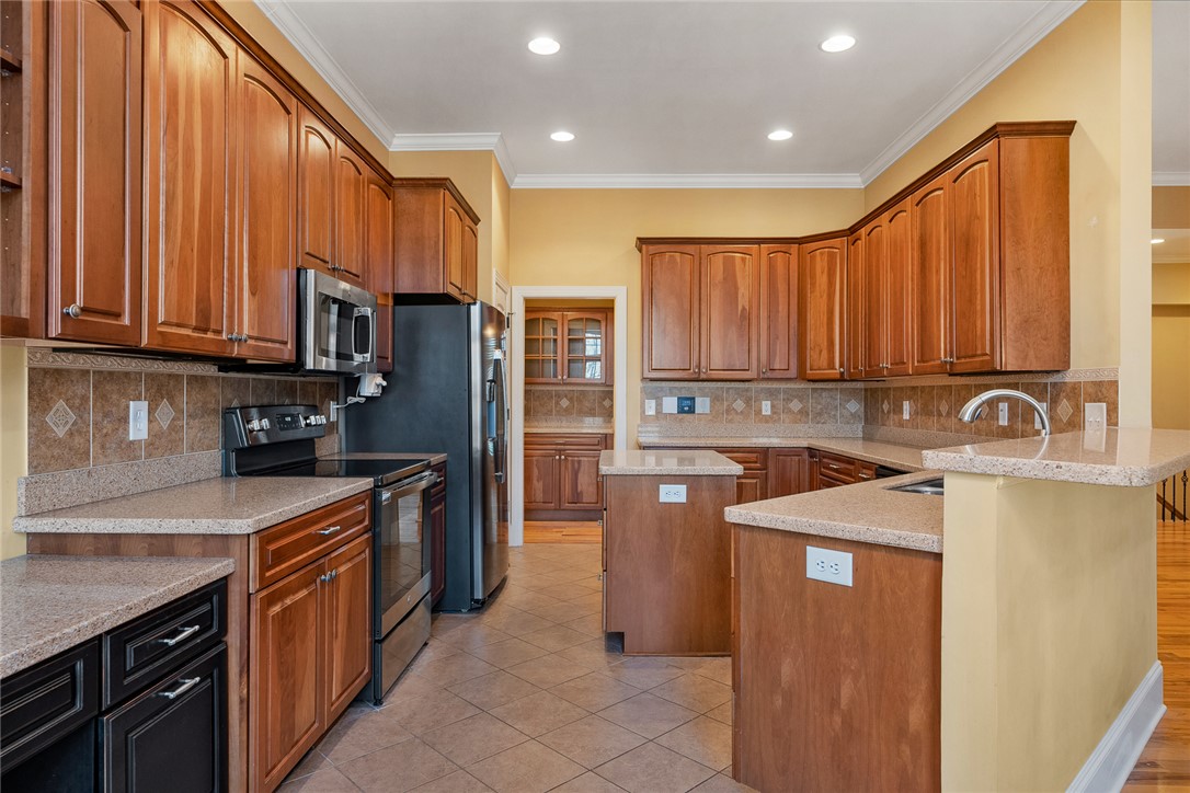 214 South Summit Drive Seneca, SC 29672 - Photo 12 of 44