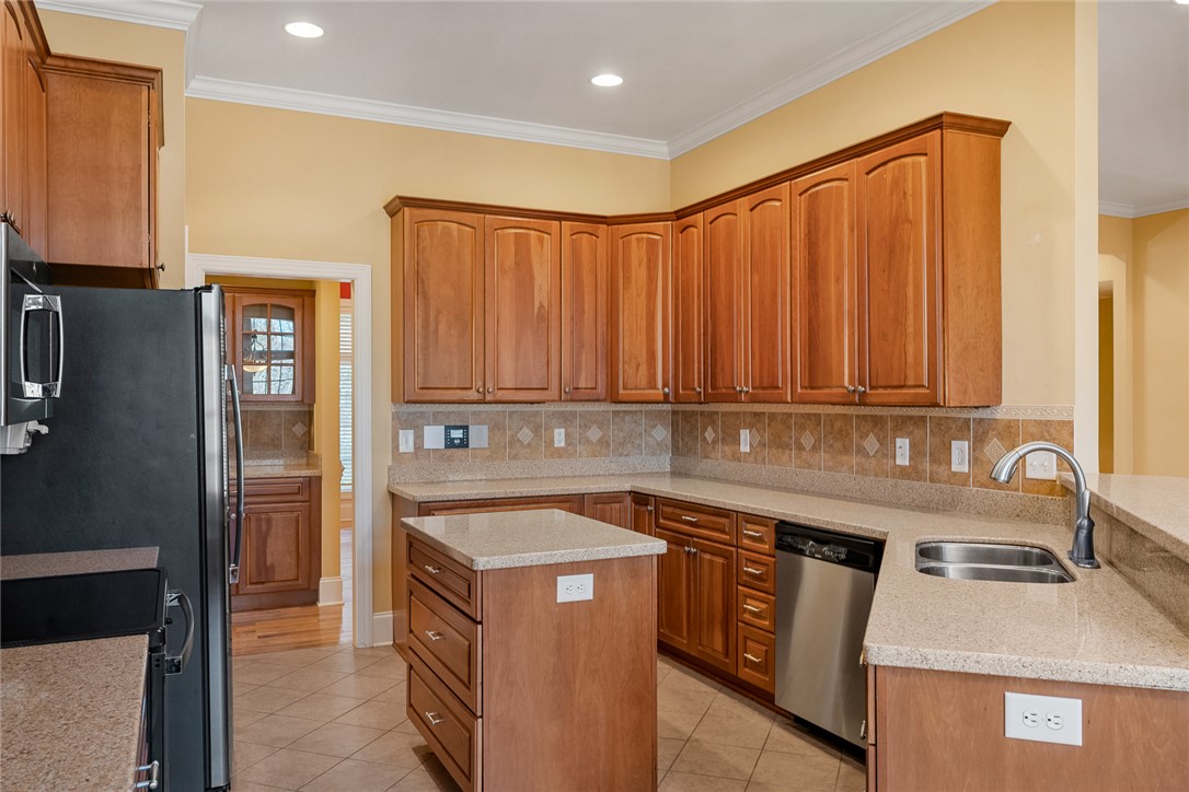 214 South Summit Drive Seneca, SC 29672 - Photo 14 of 44