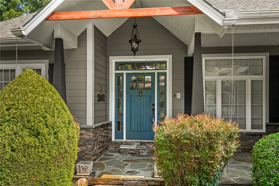 214 South Summit Drive Seneca, SC 29672 - Photo 4 of 44