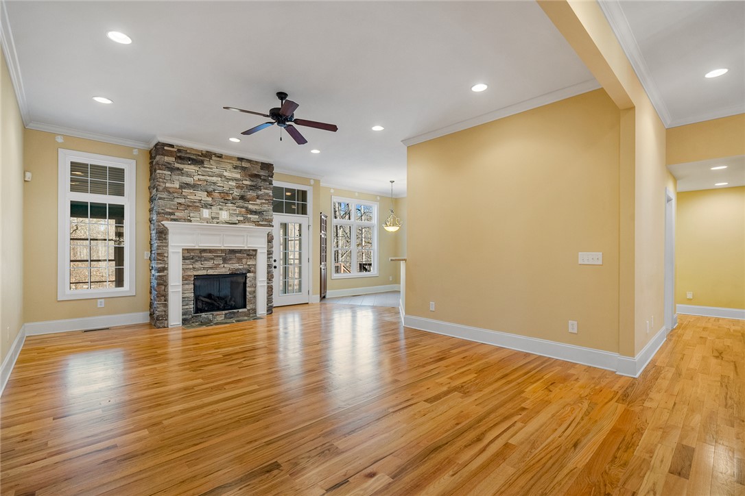 214 South Summit Drive Seneca, SC 29672 - Photo 7 of 44