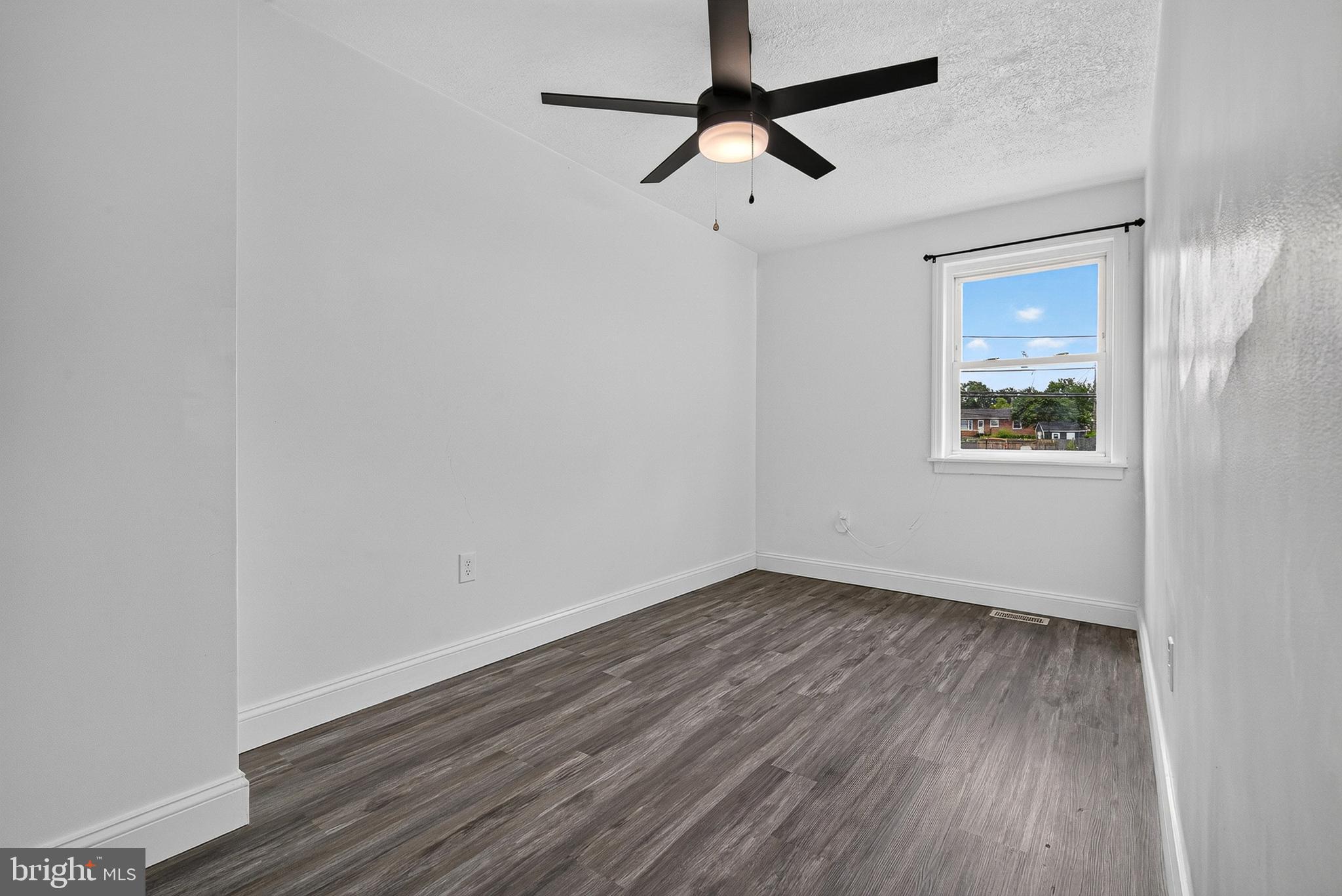 3805 8th Street Baltimore, MD 21225 - Photo 23 of 36