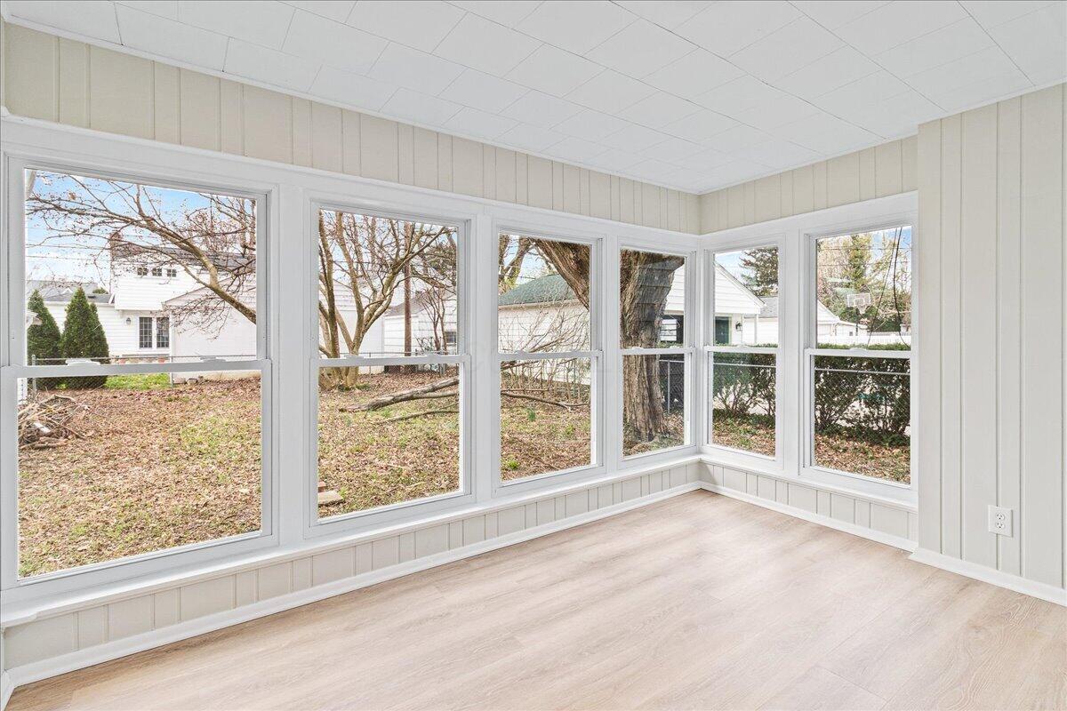 505 Fallis Road Columbus, OH 43214 - Photo 21 of 33 21-Sun Room