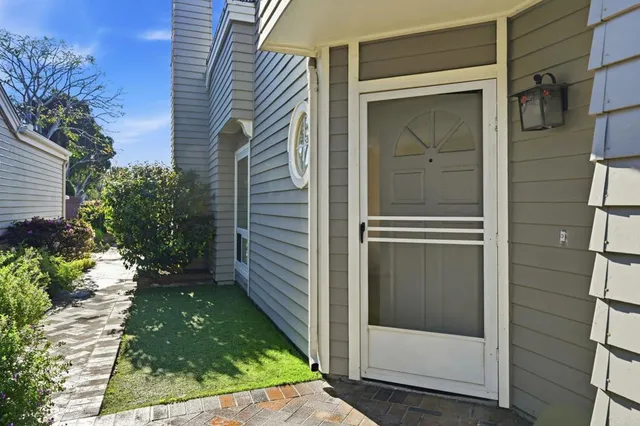 $5,000 | 819 Daphne Court, Carlsbad, CA 92011