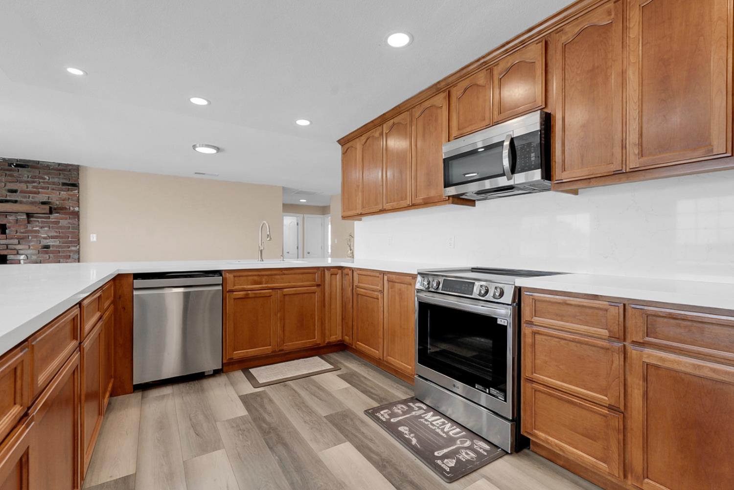 14694 Liberty Road Acampo, CA 95220 - Photo 3 of 22 Gallery Image 3
