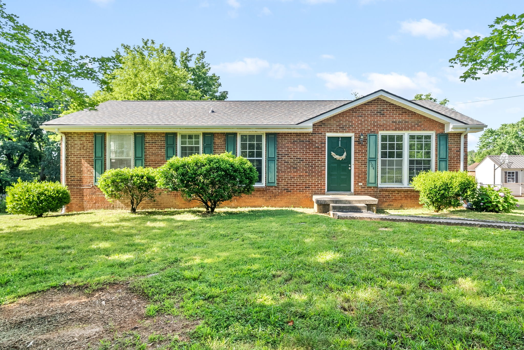 304 Carter Road Clarksville, TN 37042 - Photo 1 of 27 Gallery Image 1