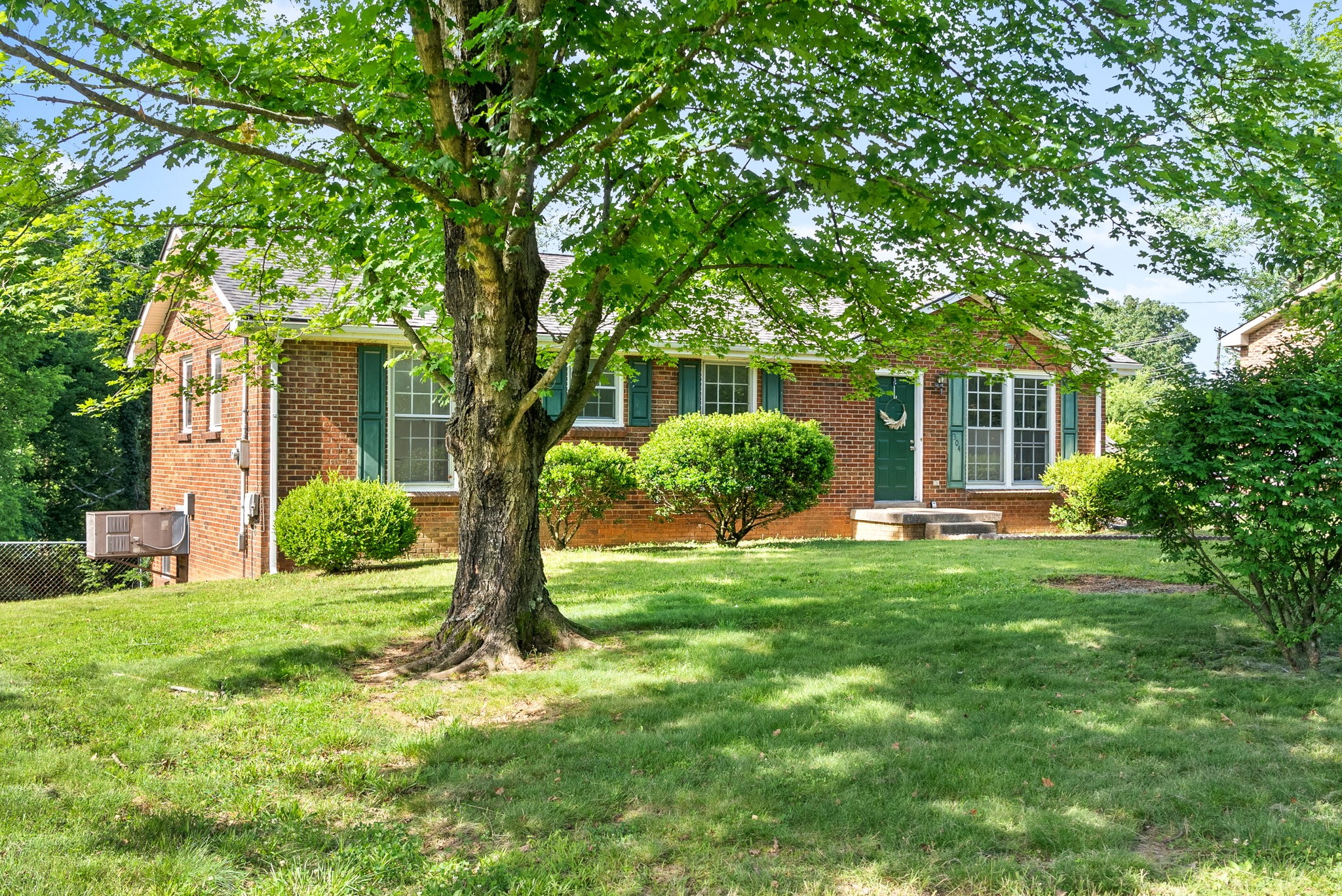 304 Carter Road Clarksville, TN 37042 - Photo 2 of 27 Gallery Image 2