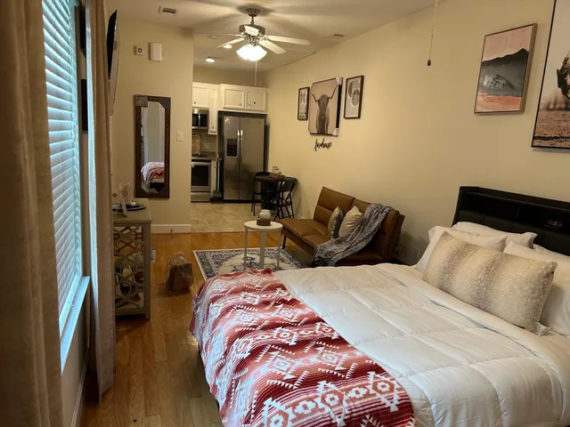 $1,000 | 11610 Main Ash Drive, Unit A, Houston, TX 77025