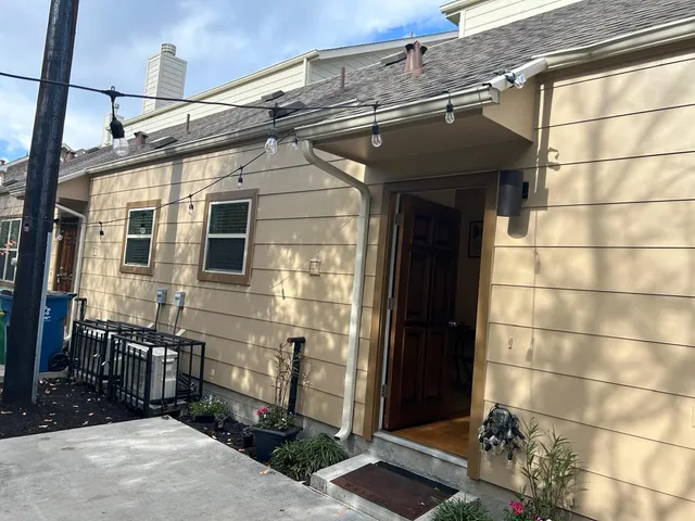 $1,000 | 11610 Main Ash Drive, Unit A, Houston, TX 77025