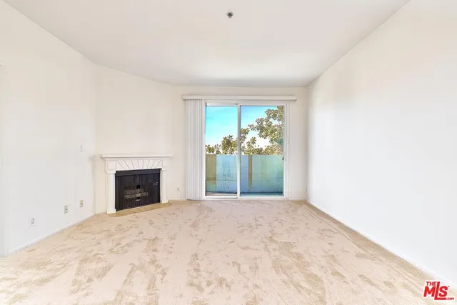 $629,000 | 620 South Gramercy Place, Unit 301, Los Angeles, CA 90010