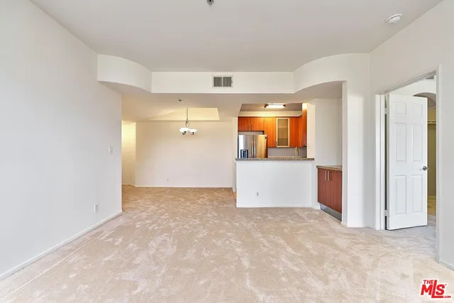 $629,000 | 620 South Gramercy Place, Unit 301, Los Angeles, CA 90010