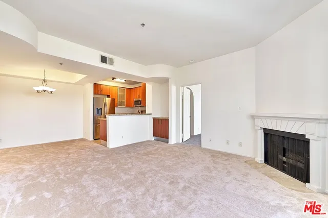 $629,000 | 620 South Gramercy Place, Unit 301, Los Angeles, CA 90010