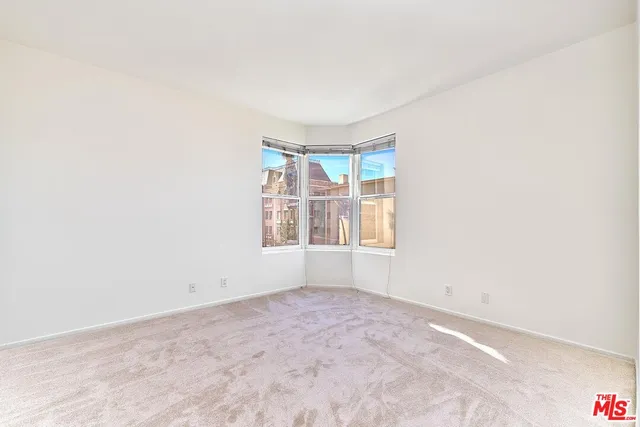 $629,000 | 620 South Gramercy Place, Unit 301, Los Angeles, CA 90010