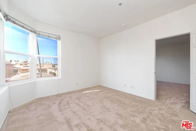 $629,000 | 620 South Gramercy Place, Unit 301, Los Angeles, CA 90010