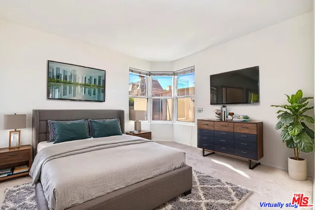 $629,000 | 620 South Gramercy Place, Unit 301, Los Angeles, CA 90010