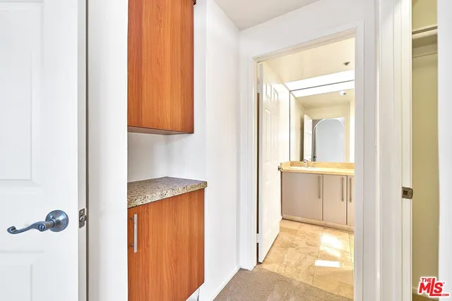 $629,000 | 620 South Gramercy Place, Unit 301, Los Angeles, CA 90010