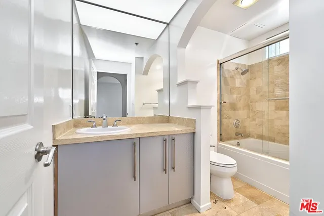 $629,000 | 620 South Gramercy Place, Unit 301, Los Angeles, CA 90010