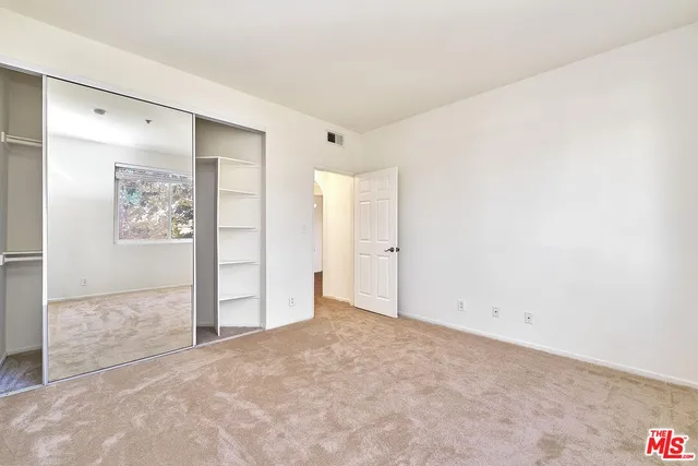 $629,000 | 620 South Gramercy Place, Unit 301, Los Angeles, CA 90010