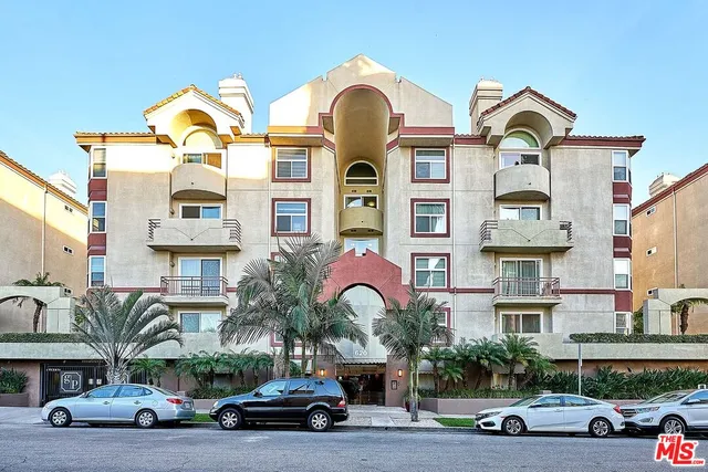 $629,000 | 620 South Gramercy Place, Unit 301, Los Angeles, CA 90010