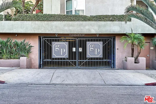 $629,000 | 620 South Gramercy Place, Unit 301, Los Angeles, CA 90010