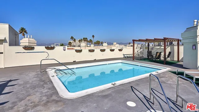 $629,000 | 620 South Gramercy Place, Unit 301, Los Angeles, CA 90010
