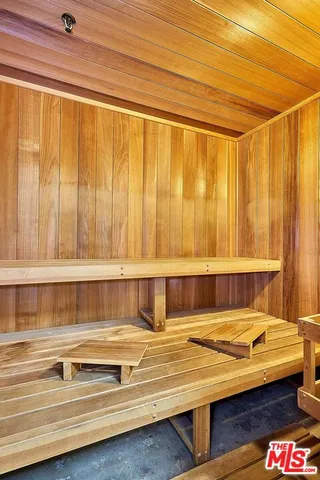 $629,000 | 620 South Gramercy Place, Unit 301, Los Angeles, CA 90010