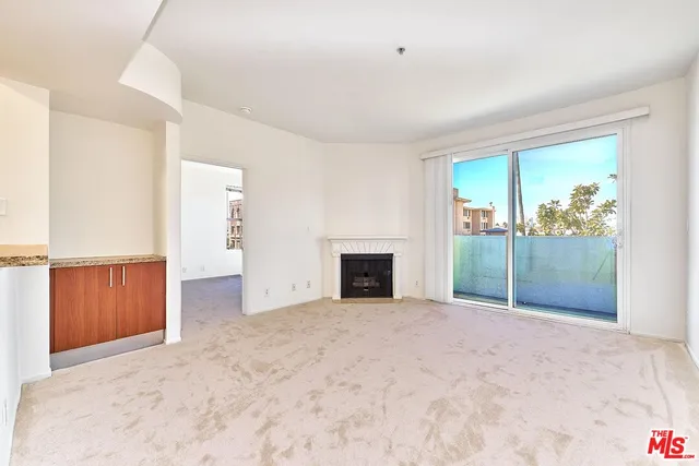 $629,000 | 620 South Gramercy Place, Unit 301, Los Angeles, CA 90010