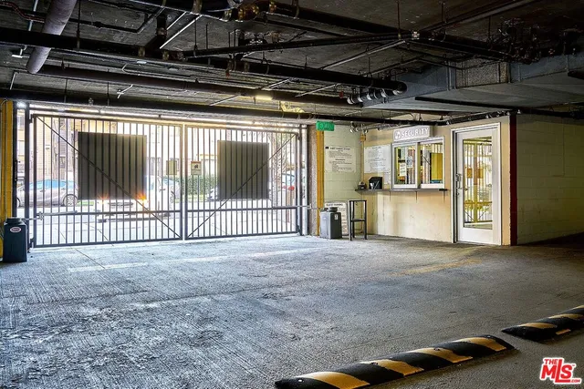 $629,000 | 620 South Gramercy Place, Unit 301, Los Angeles, CA 90010