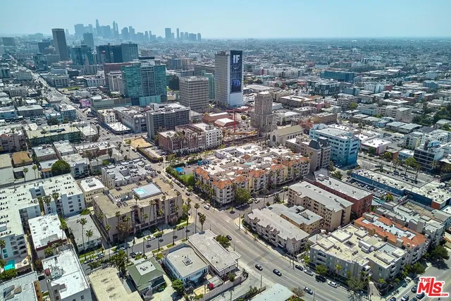 $629,000 | 620 South Gramercy Place, Unit 301, Los Angeles, CA 90010