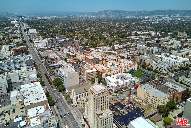 $629,000 | 620 South Gramercy Place, Unit 301, Los Angeles, CA 90010