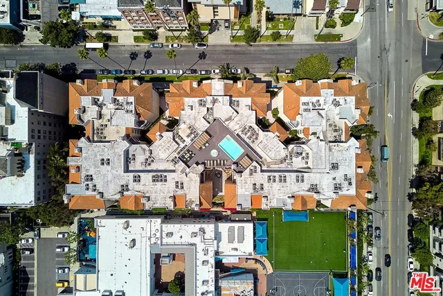 $629,000 | 620 South Gramercy Place, Unit 301, Los Angeles, CA 90010