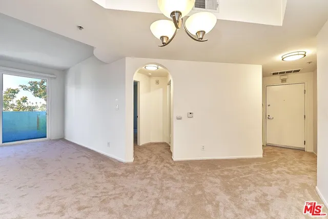 $629,000 | 620 South Gramercy Place, Unit 301, Los Angeles, CA 90010