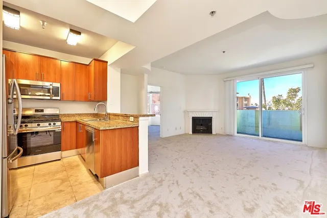 $629,000 | 620 South Gramercy Place, Unit 301, Los Angeles, CA 90010