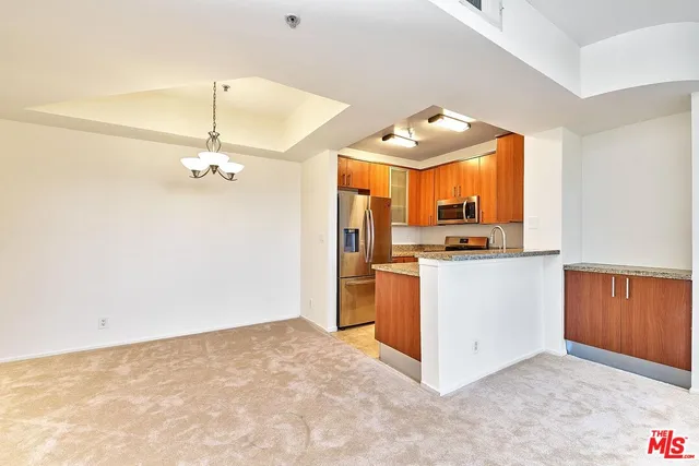 $629,000 | 620 South Gramercy Place, Unit 301, Los Angeles, CA 90010