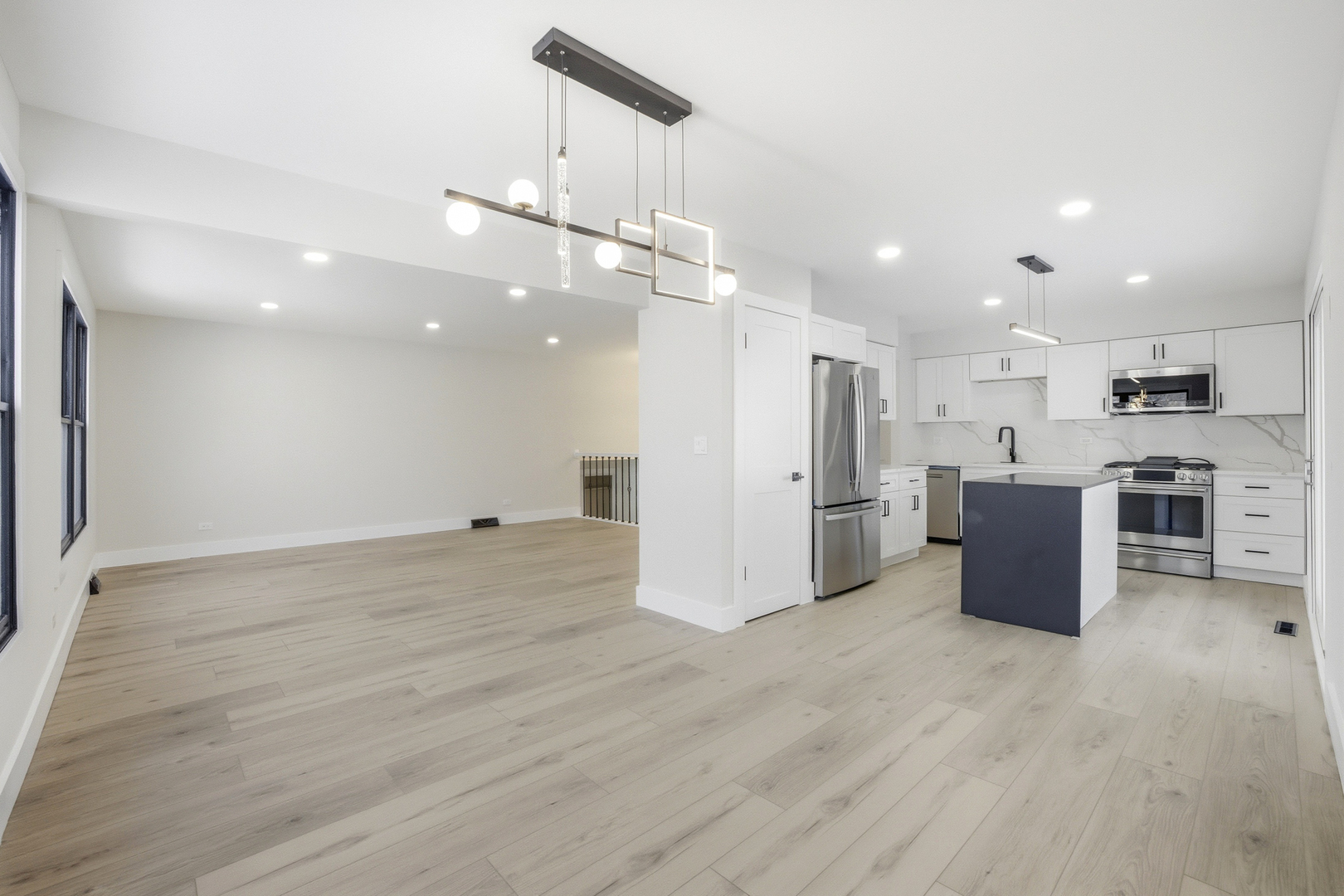 48 Starling Lane Naperville, IL 60565 - Photo 4 of 10