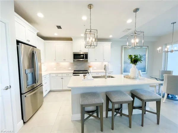 $4,500 | 2555 Seychelles Drive, Unit 402, Naples, FL 34112